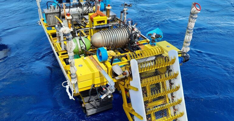 24.9.30.2-Mining-Machine-Water-Sewell-Rise-1193-scaled